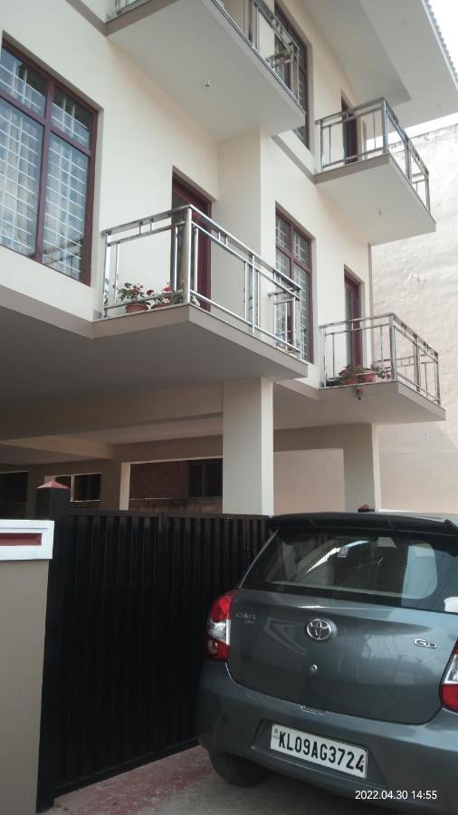 Appartamento Karpagam Residency Ooty Esterno foto