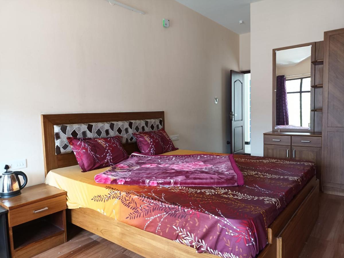 Appartamento Karpagam Residency Ooty Esterno foto