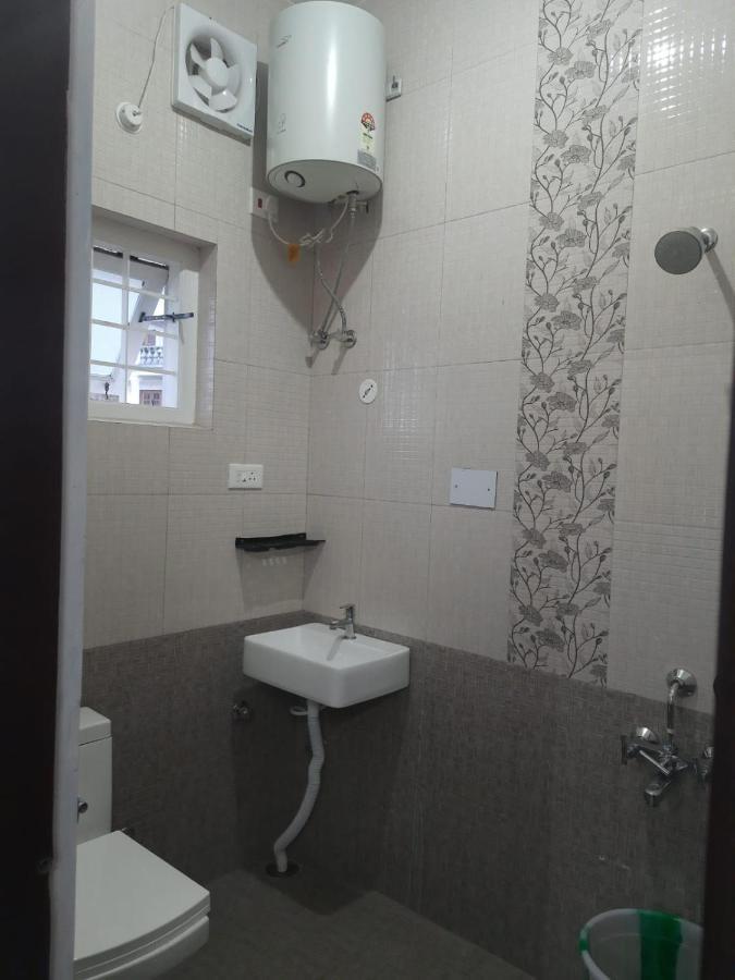 Appartamento Karpagam Residency Ooty Esterno foto