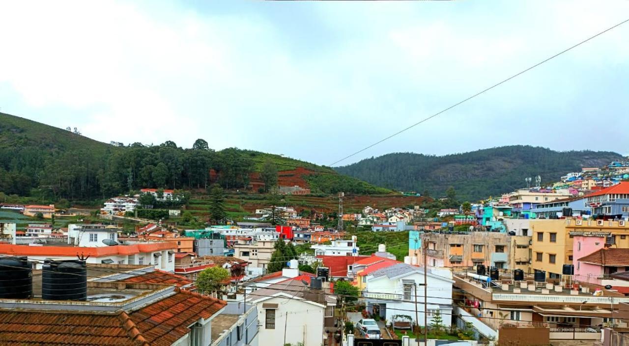 Appartamento Karpagam Residency Ooty Esterno foto